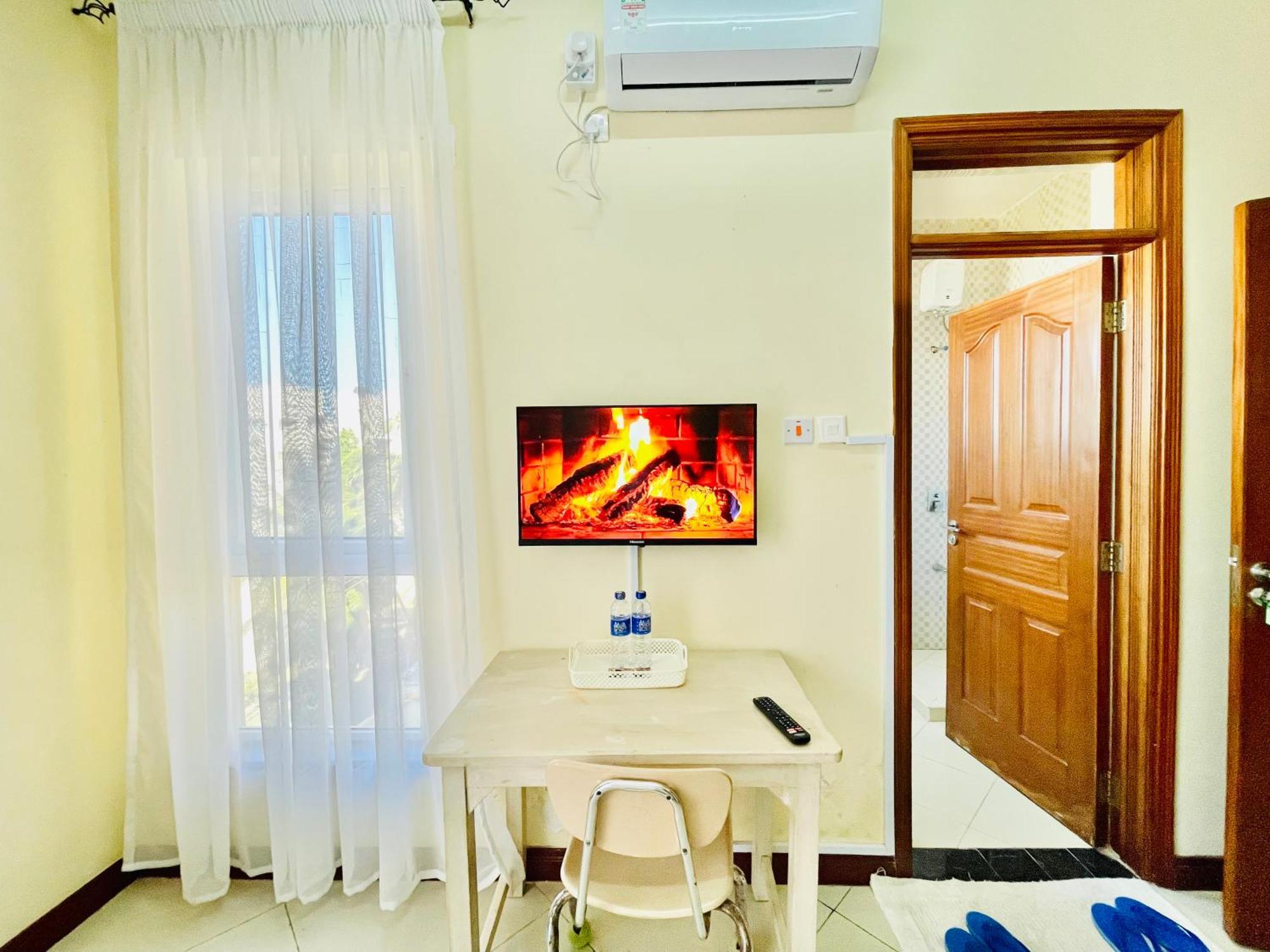 Bed and Breakfast Elna'S Nyali - Work & Unwind - Pool, Sea Views, Ac & Fast Wi-Fi Mombasa Exterior foto