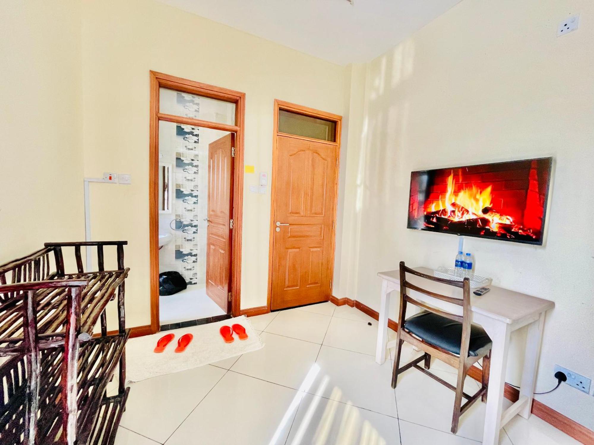 Bed and Breakfast Elna'S Nyali - Work & Unwind - Pool, Sea Views, Ac & Fast Wi-Fi Mombasa Exterior foto