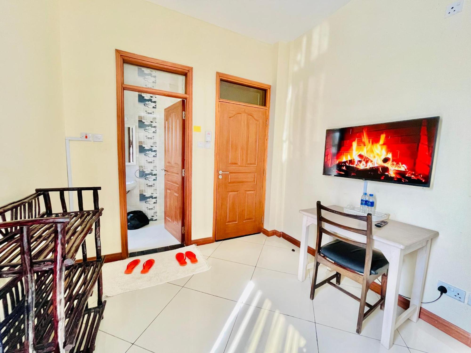 Bed and Breakfast Elna'S Nyali - Work & Unwind - Pool, Sea Views, Ac & Fast Wi-Fi Mombasa Exterior foto