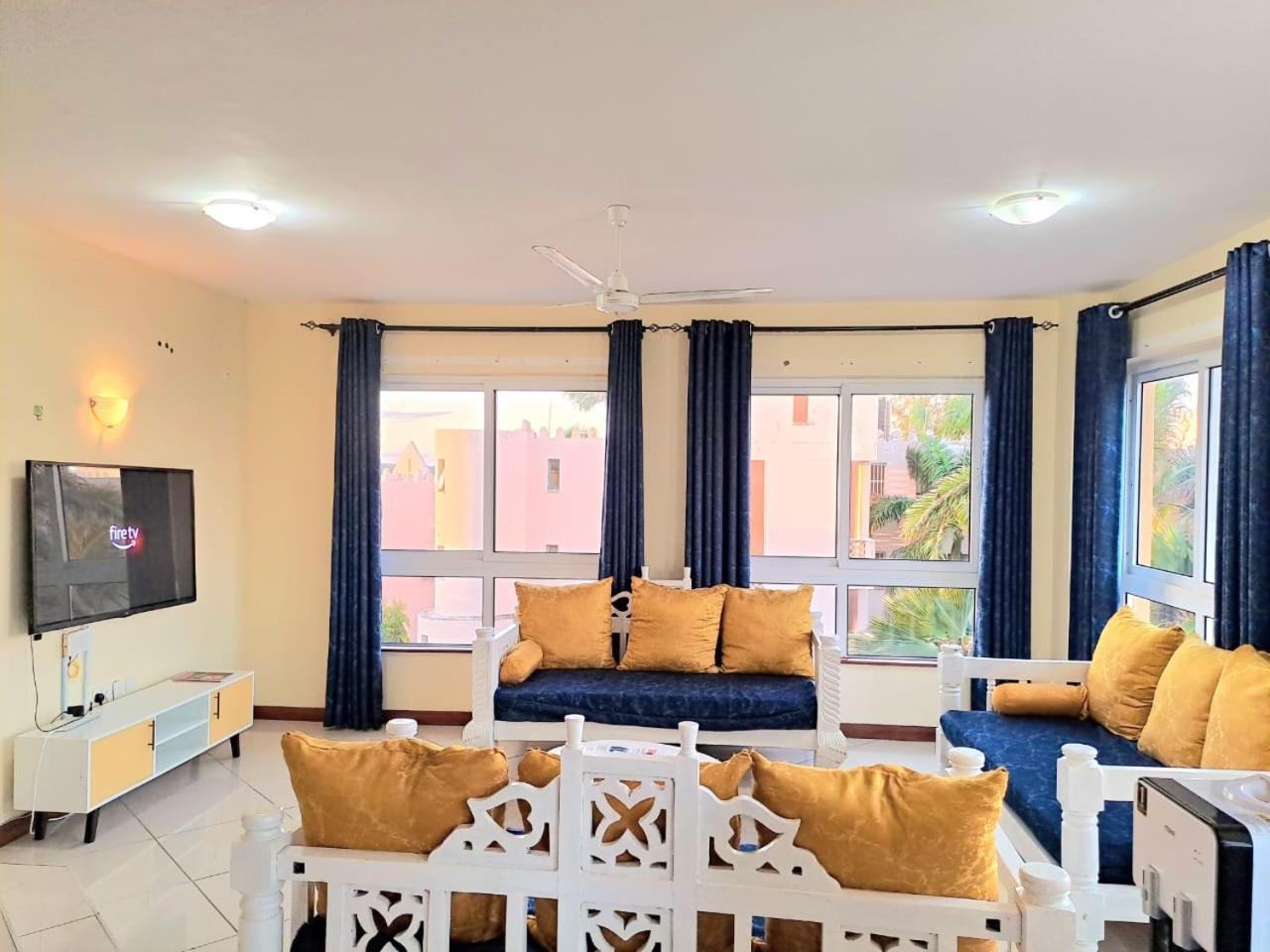 Bed and Breakfast Elna'S Nyali - Work & Unwind - Pool, Sea Views, Ac & Fast Wi-Fi Mombasa Exterior foto