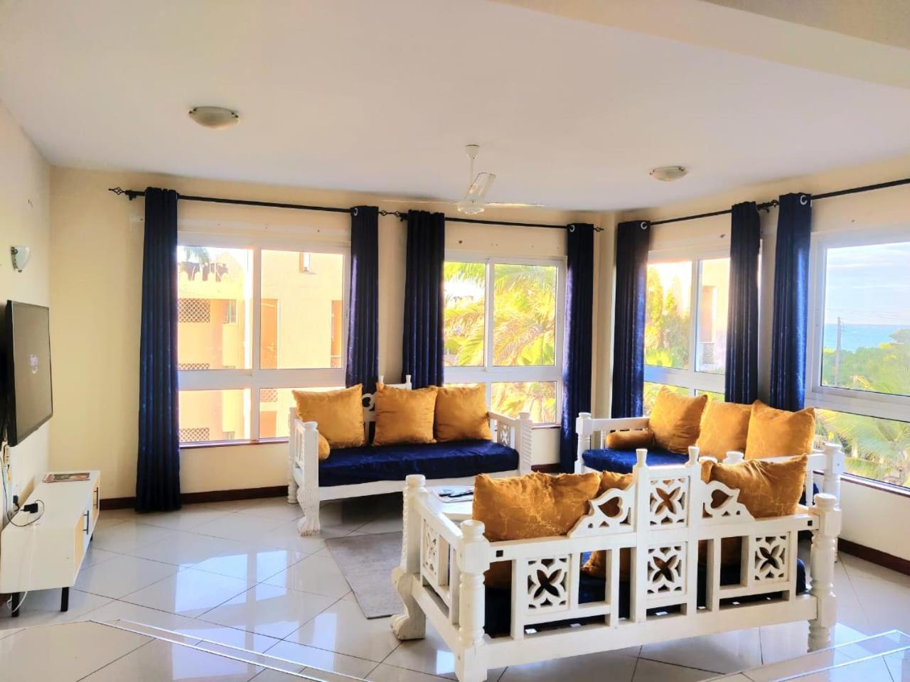 Bed and Breakfast Elna'S Nyali - Work & Unwind - Pool, Sea Views, Ac & Fast Wi-Fi Mombasa Exterior foto