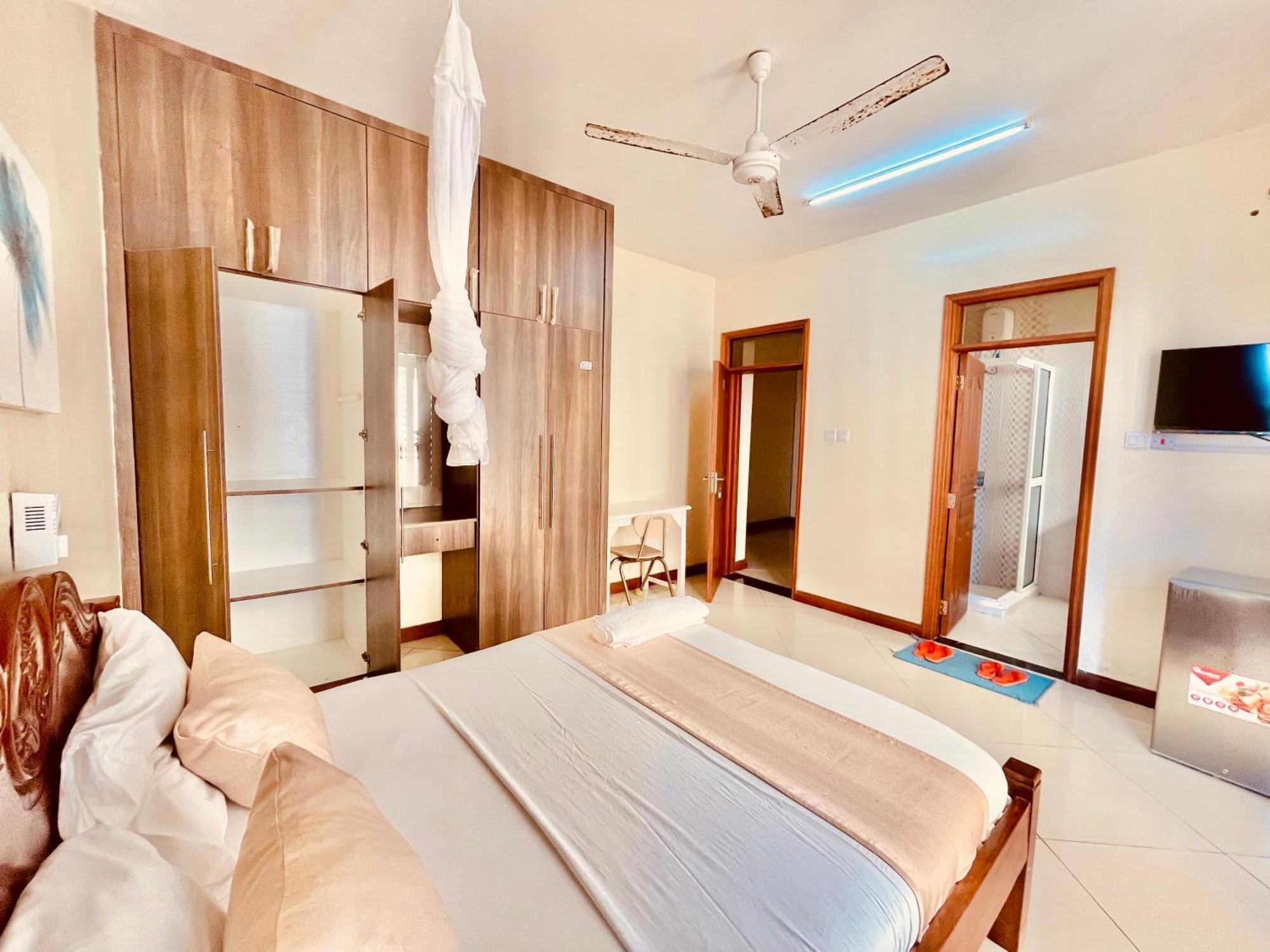 Bed and Breakfast Elna'S Nyali - Work & Unwind - Pool, Sea Views, Ac & Fast Wi-Fi Mombasa Exterior foto